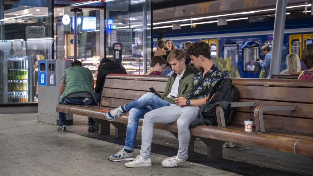 Even een spraakberichtje sturen in plaats van een bericht typen of een verslag inspreken op de computer die er dan een verhaal van maakt.